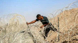 La Defensa Civil de Gaza dice que hall&oacute; 55 cad&aacute;veres tras el repliegue de Israel