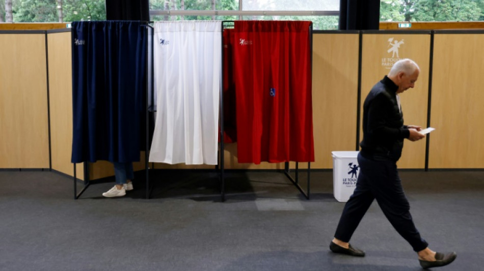 Francia vota si dar la mayor&iacute;a absoluta legislativa a Macron