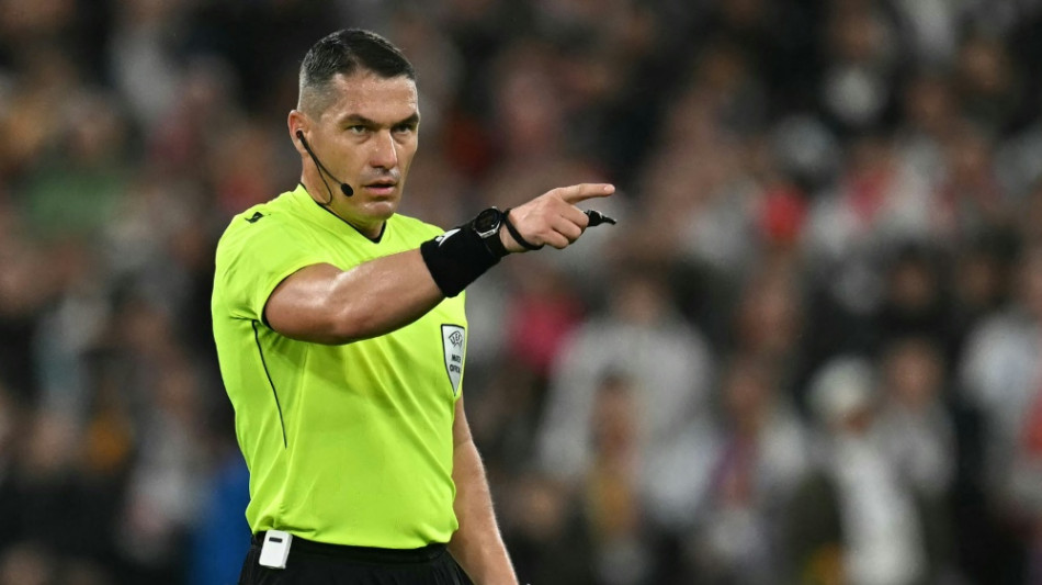 Tunesien und Japan im 1000. WM-Spiel - Sondertrikot f&uuml;r Referee