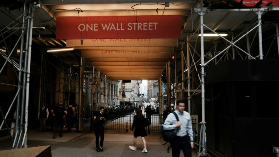 Wall Street termine en ordre dispers&eacute;, &eacute;reint&eacute;e par une semaine folle