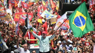 Brasile&ntilde;os votan para decidir el re&ntilde;ido duelo entre Lula y Bolsonaro