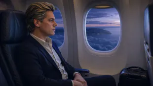Milo Yiannopoulos Arrives in UK Following U.S. Deportation