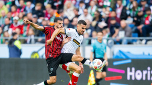 Matchwinner Aséko: Hannover siegt bei Titz-Debüt