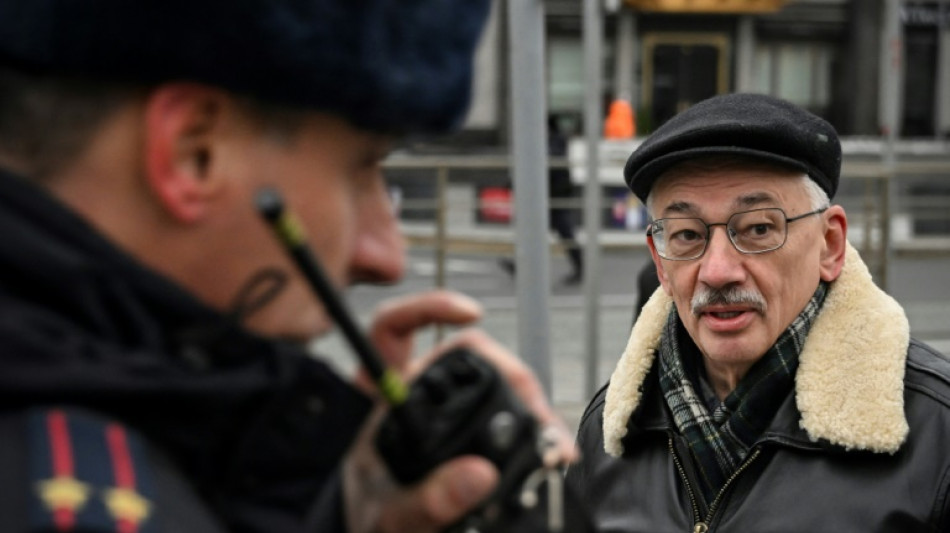 Rusos recuerdan a las v&iacute;ctimas de Stalin pese a la represi&oacute;n de disidentes