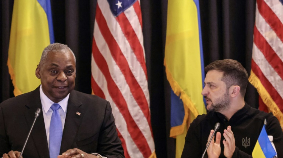 Zelensky chega a f&oacute;rum econ&ocirc;mico na It&aacute;lia ap&oacute;s pedir 'mais armas' a aliados na Alemanha