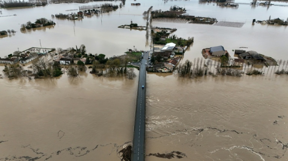 "C'est un oc&eacute;an": la Garonne toujours en alerte rouge crues, avant de nouvelles pluies