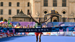 El et&iacute;ope Tola gana el marat&oacute;n, EEUU el t&iacute;tulo en b&aacute;squet y el Brasil de Marta es de plata