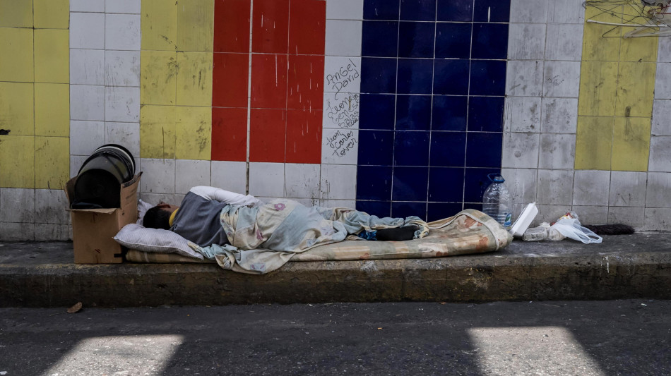 Studio, la povert&agrave; colpisce il 68,5% delle famiglie in Venezuela