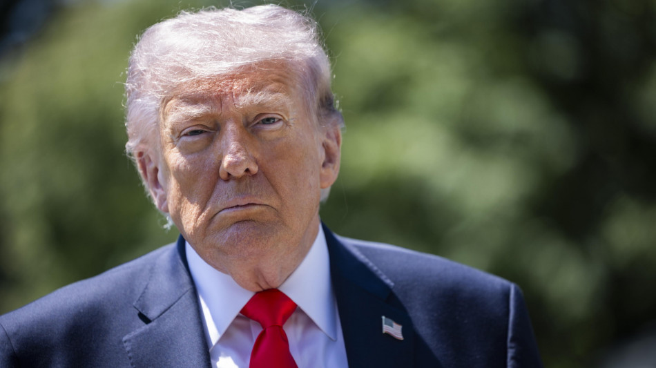 Trump, Iran sar&agrave; spazzato via se attacca le navi Usa