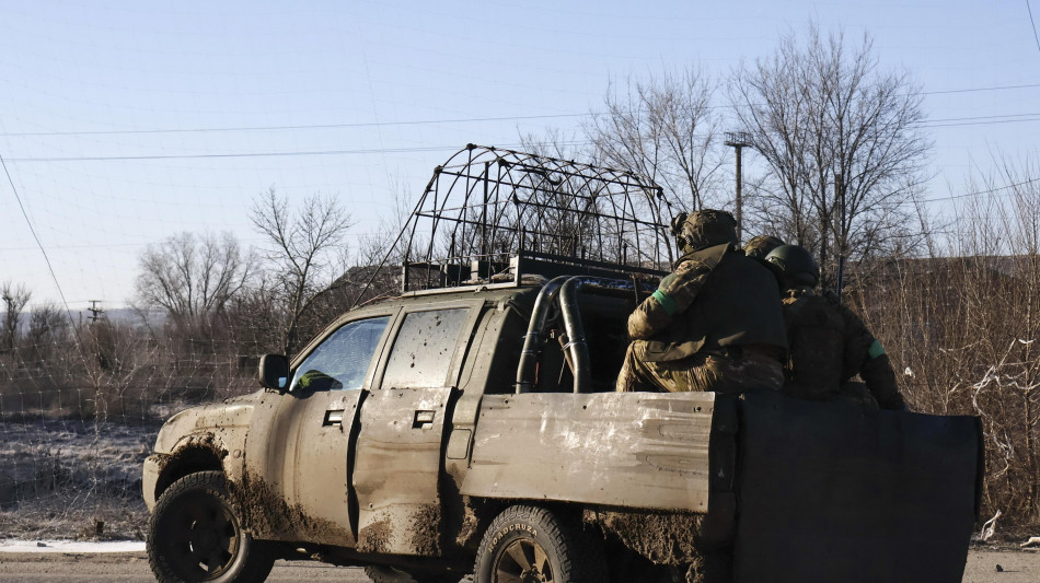 Kiev, 'salgono a 12 i morti per un raid russo a Zaporizhzhia'