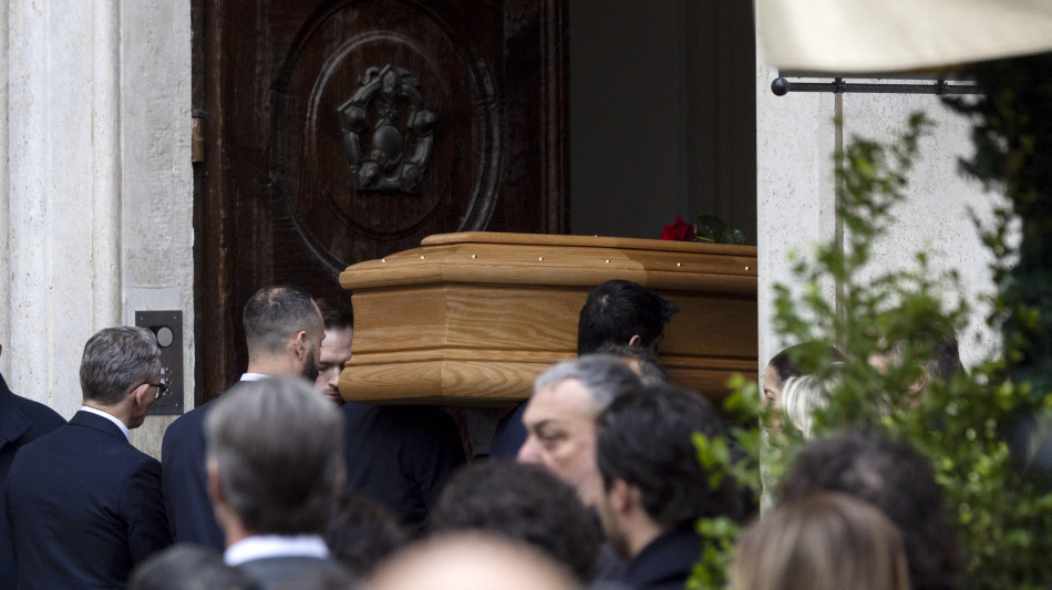 Alba Armillei, 'parte di me se ne va con Valentino, feci le acconciature per lui'