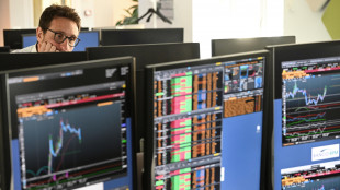 Borsa: Milano allunga il passo e guadagna l'1,2%, in luce Stm