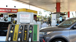 Mimit, prezzo self benzina sale a 2,054 euro