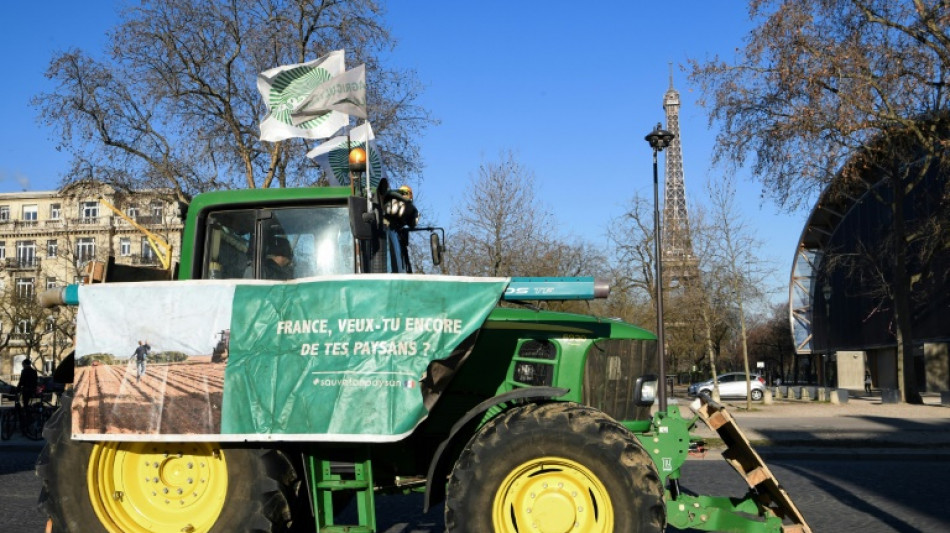 Des centaines de tracteurs au coeur de Paris, d&eacute;monstration de col&egrave;re des agriculteurs