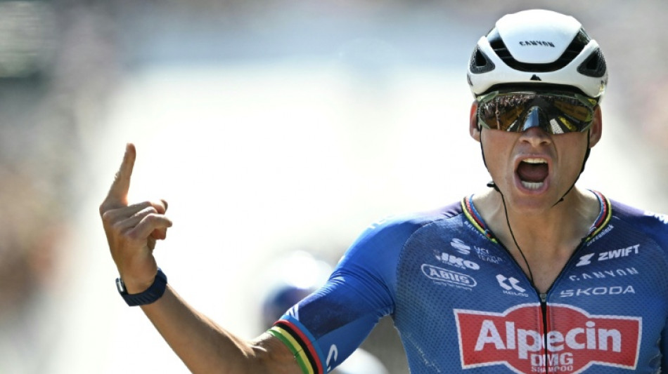 Tour de France: Mathieu Van der Poel remporte la 9e &eacute;tape &agrave; Ussel sous la canicule