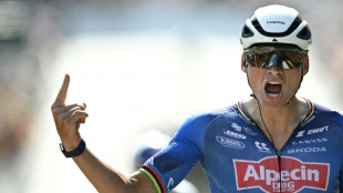 Tour de France: Mathieu Van der Poel remporte la 9e &eacute;tape &agrave; Ussel sous la canicule