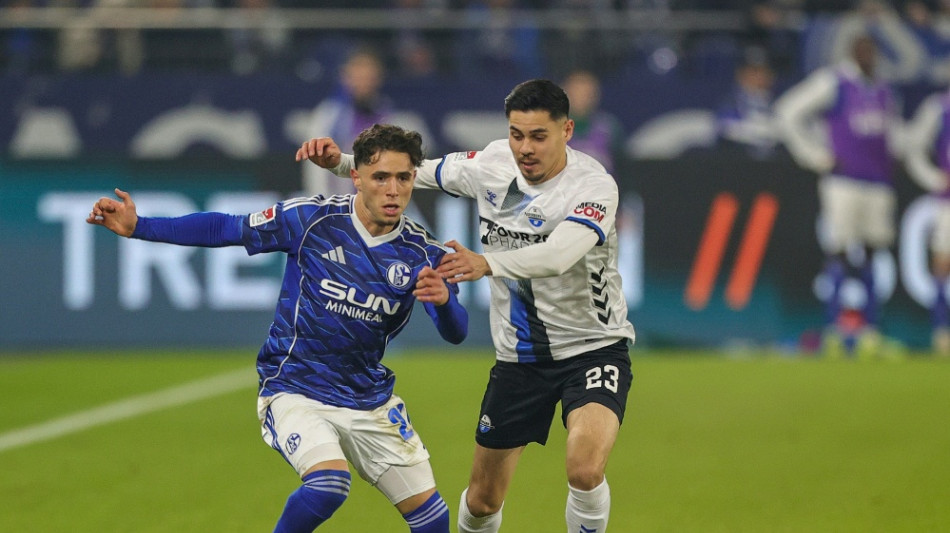 Sieg im Spitzenspiel: Schalke &uuml;bernimmt Tabellenf&uuml;hrung