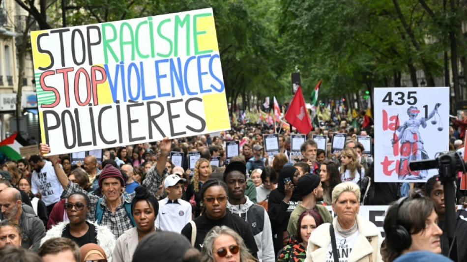 Zehntausende protestieren in etlichen franz&ouml;sischen St&auml;dten gegen Polizeigewalt