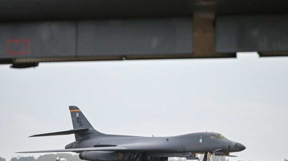 EUA retira todos os seus bombardeiros de base a&eacute;rea brit&acirc;nica ap&oacute;s "amea&ccedil;as"