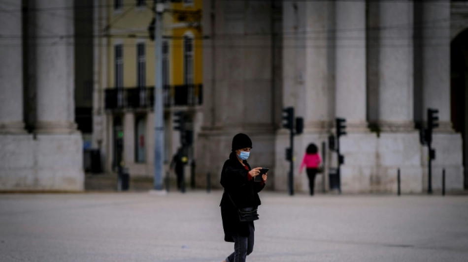 Portugal se soma a pa&iacute;ses que querem proibir redes sociais para menores de 16 anos