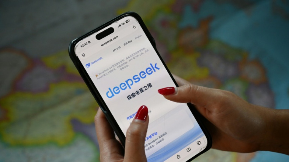 China considera 'infundadas' acusa&ccedil;&otilde;es dos EUA sobre roubo de tecnologia de IA