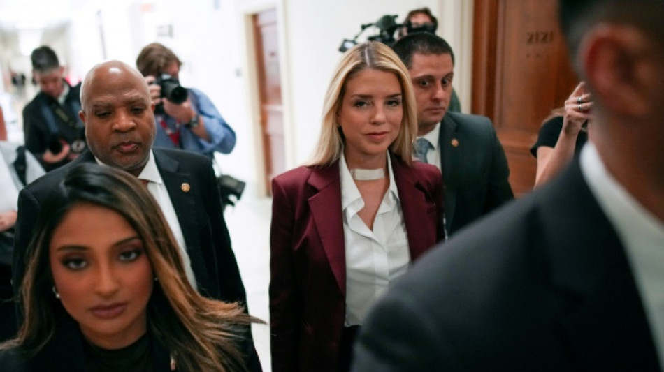 Ex-procuradora-geral dos EUA dep&otilde;e perante Congresso no caso Epstein