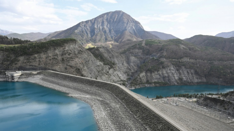 Le Parlement adopte un texte pour relancer les investissements dans les barrages 