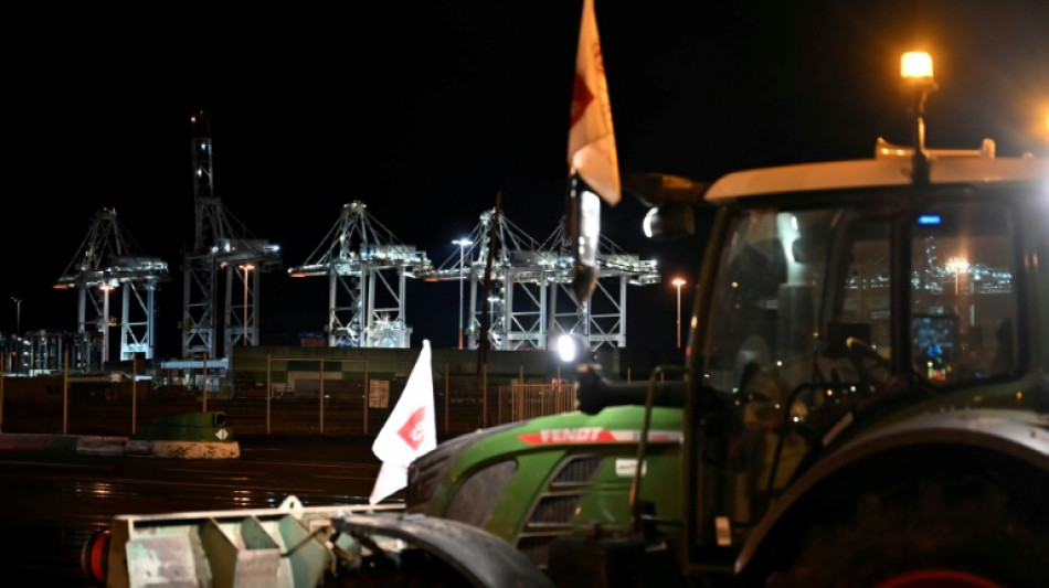 Accord UE-Mercosur: la col&egrave;re agricole persiste et essaime dans les ports