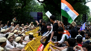 Inde: tirs de gaz lacrymog&egrave;nes contre des manifestants d&eacute;non&ccedil;ant les fraudes aux examens
