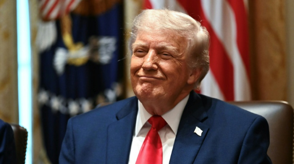 Trump assina ordem que d&aacute; ao governo acesso a modelos poderosos de IA