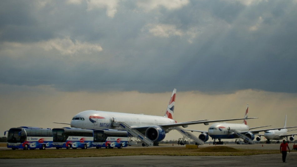 Cuba informa a las aerol&iacute;neas de falta de queroseno a partir del lunes a medianoche