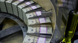 El euro alcanza la paridad con el d&oacute;lar por primera vez en dos d&eacute;cadas