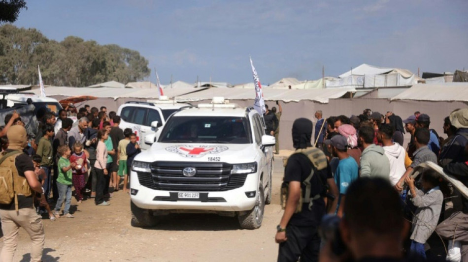 Hamas hands over surviving Israeli hostages