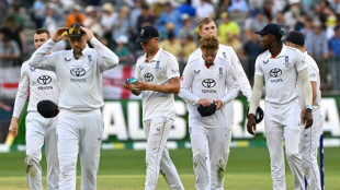 'Amateurish' England lashed for skipping pink-ball warm up 