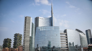 Da Assemblea Unicredit via ad aumento di capitale per ops su Commerz