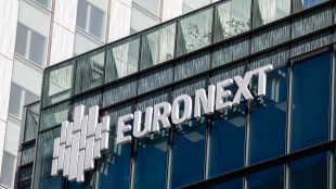 Borsa: Europa in ordine sparso, Btp decennali al 4,52%, Milano -0,3%