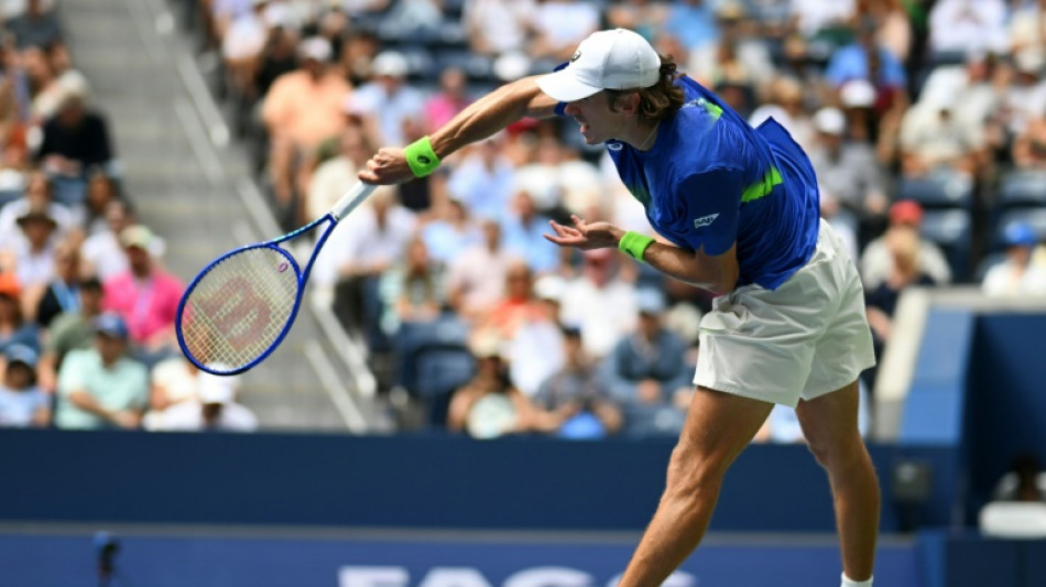 De Minaur vence Riedi e volta &agrave;s quartas de final do US Open