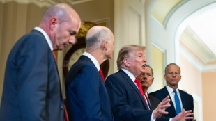 Trump se recusa a promulgar lei de habita&ccedil;&atilde;o at&eacute; Congresso aprovar reforma eleitoral