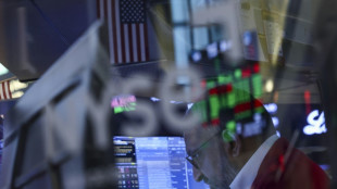 Wall Street sur la d&eacute;fensive, min&eacute;e par la tech