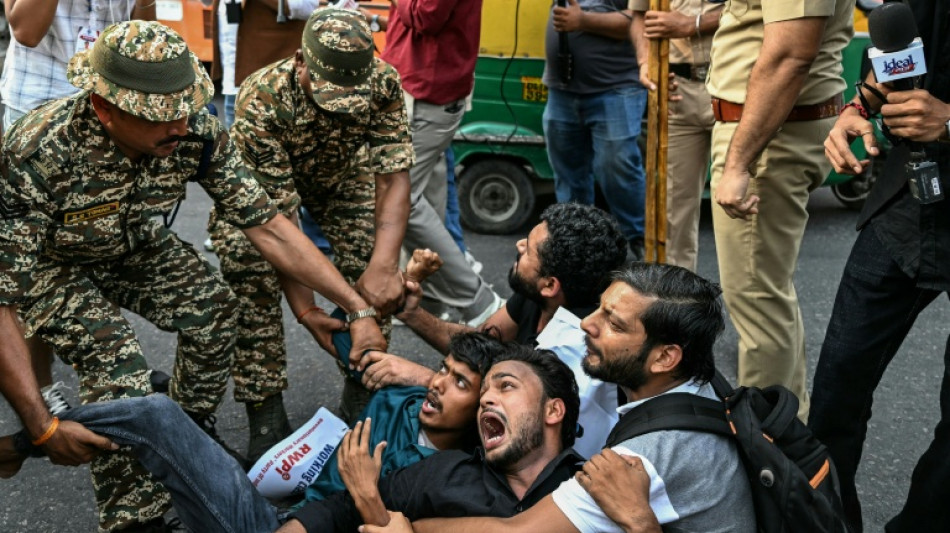 Opositores y periodistas denuncian abusos policiales durante protestas en India