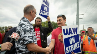 Ford y GM ponen temporalmente en paro a unos 500 trabajadores m&aacute;s en medio de huelga