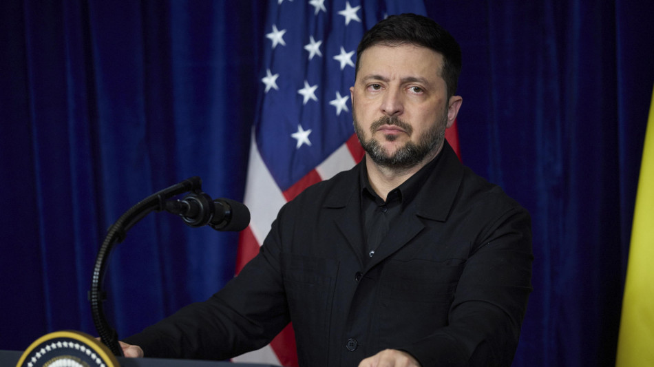 Zelensky, truppe straniere in Ucraina sono una parte necessaria delle garanzie