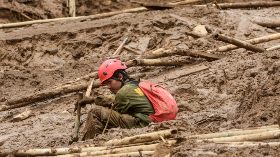 El saldo de muertos por el alud en Indonesia sube a 38