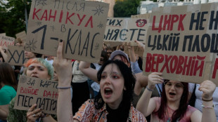 Ukrainer protestieren weiter gegen Verteidigungsminister-Aus - Erneute russische Angriffe