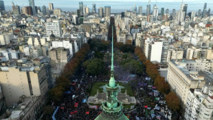 Mulheres marcham contra viol&ecirc;ncia de g&ecirc;nero na Argentina ap&oacute;s assassinato de adolescente