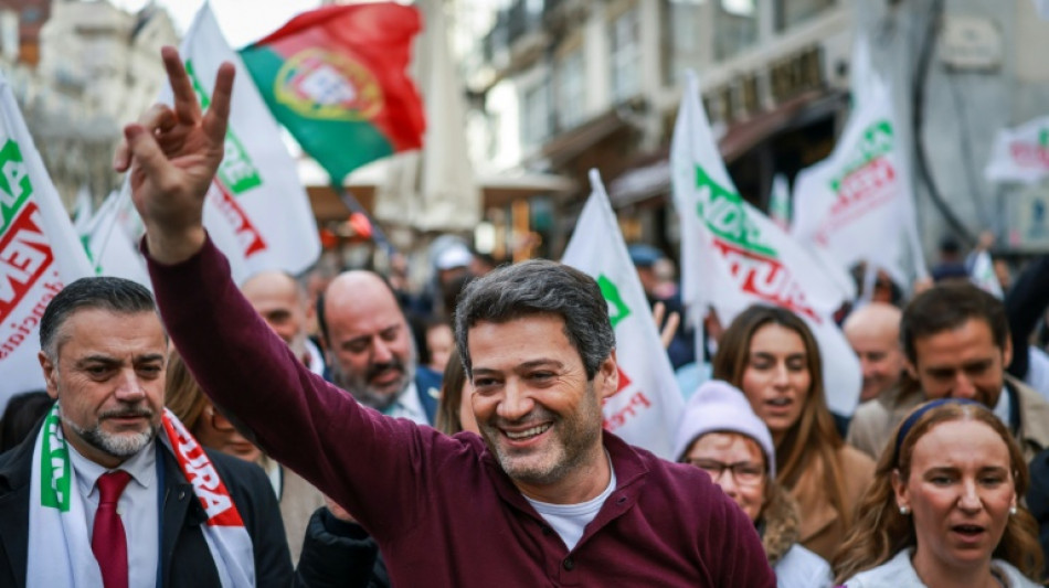 Les Portugais &eacute;lisent leur pr&eacute;sident: l'extr&ecirc;me droite attendue au second tour