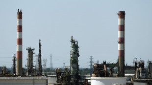 Il petrolio chiude in rialzo a New York a 106,42 dollari