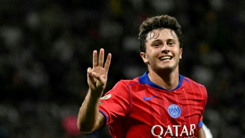 Com hat-trick de Jo&atilde;o Neves, PSG atropela Toulouse no Franc&ecirc;s