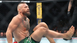 MMA: retour rat&eacute; et blessure pour McGregor, d&eacute;faite rapide de Saint Denis