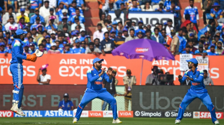 India bowl out South Africa for 270 after De Kock ton
